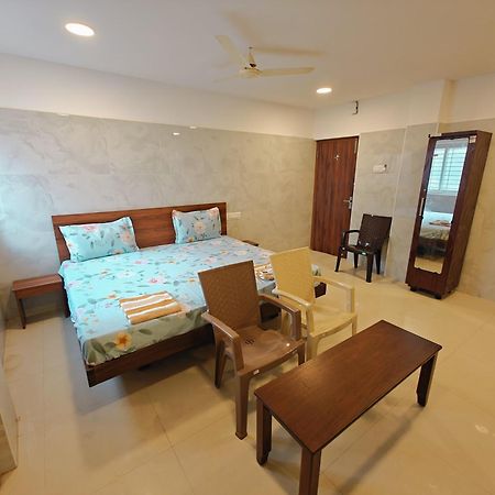 Hotel Salbala Inn - Near Airport Ченай Екстериор снимка