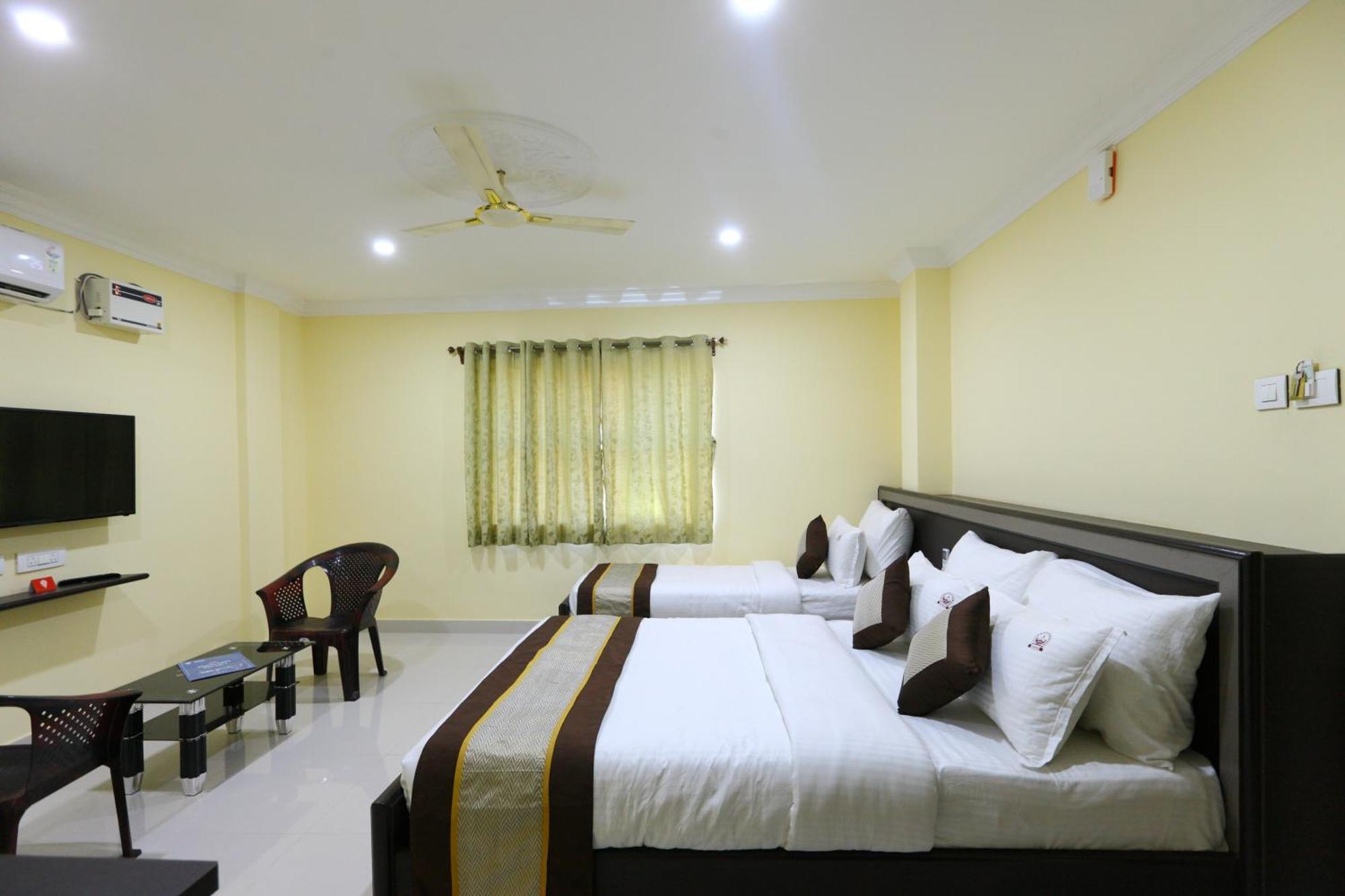 Hotel Salbala Inn - Near Airport Ченай Екстериор снимка
