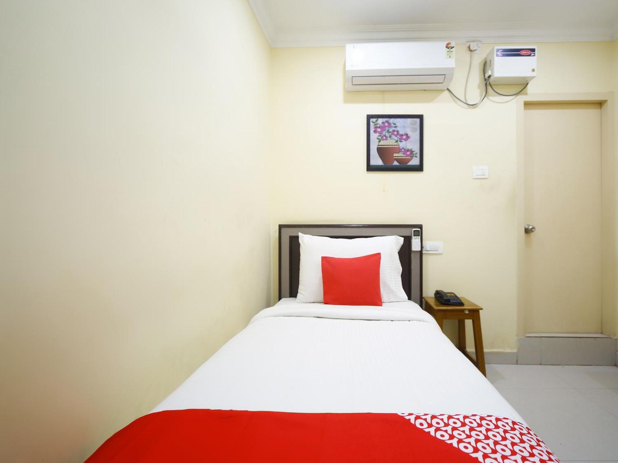 Hotel Salbala Inn - Near Airport Ченай Екстериор снимка