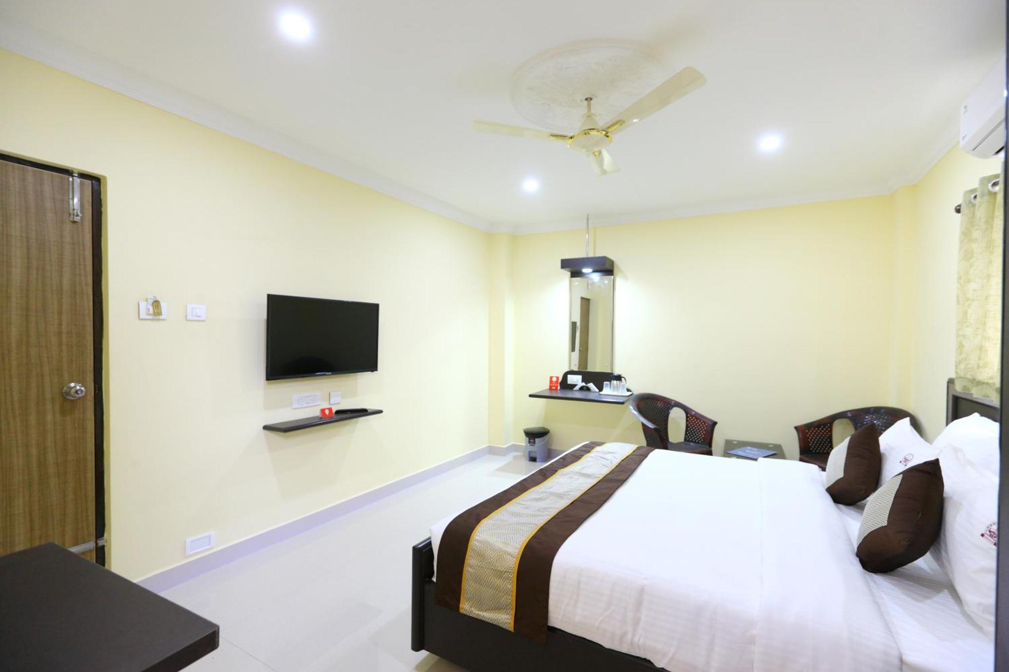Hotel Salbala Inn - Near Airport Ченай Екстериор снимка