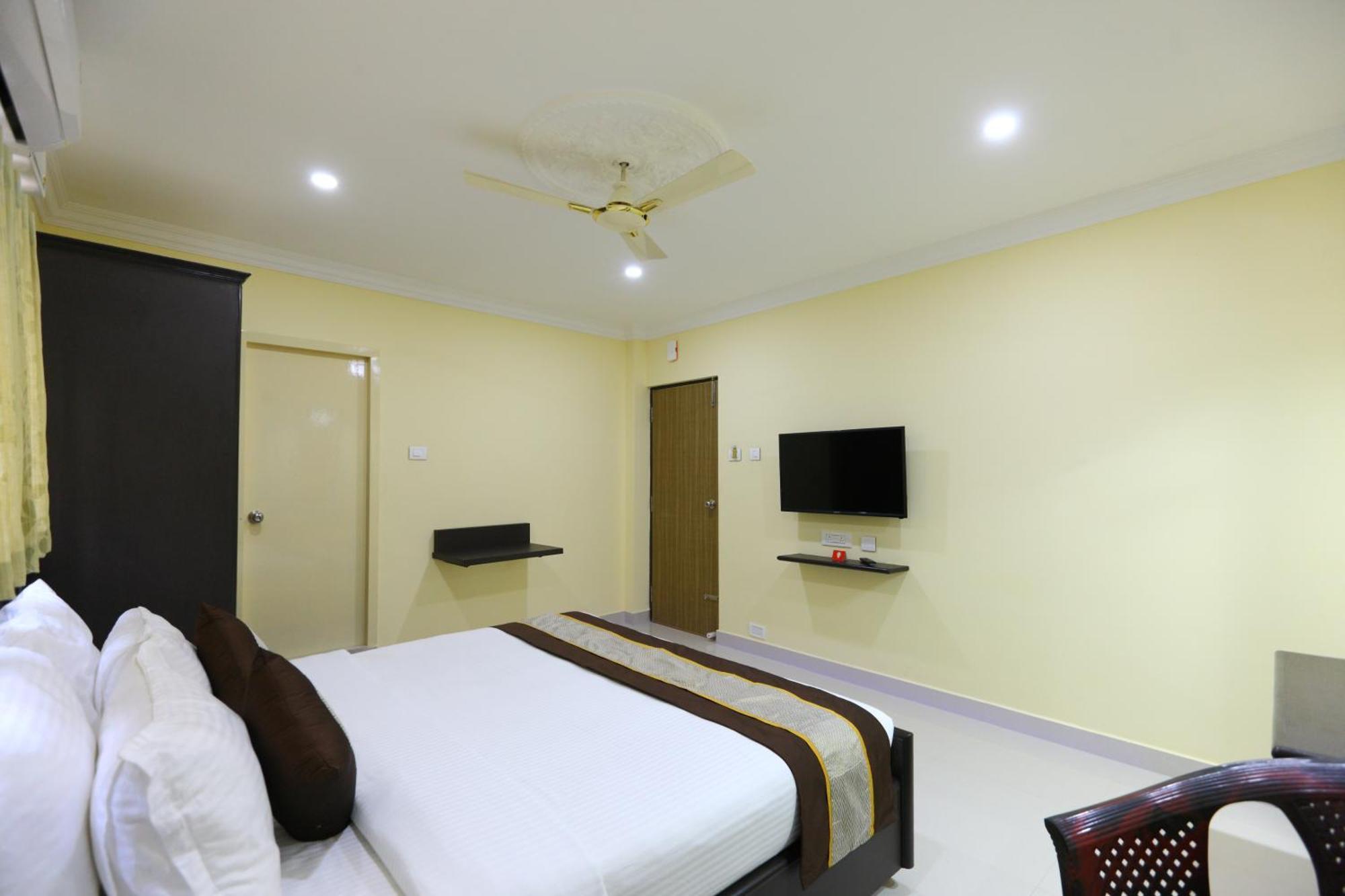 Hotel Salbala Inn - Near Airport Ченай Екстериор снимка
